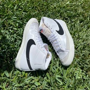 Nike high tops blazer Mid 77 Size 10 women men’s 8